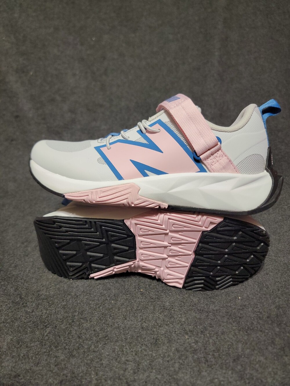 New Balance Kids' FuelCell Play Bungee sneaker